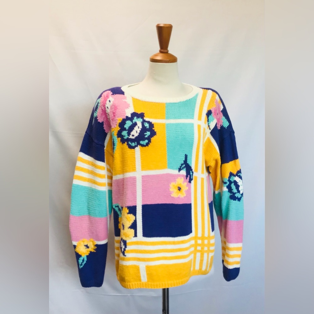 Vintage Adrienne Vittadini 90s Floral Knit Granny Core Sweater Size M
